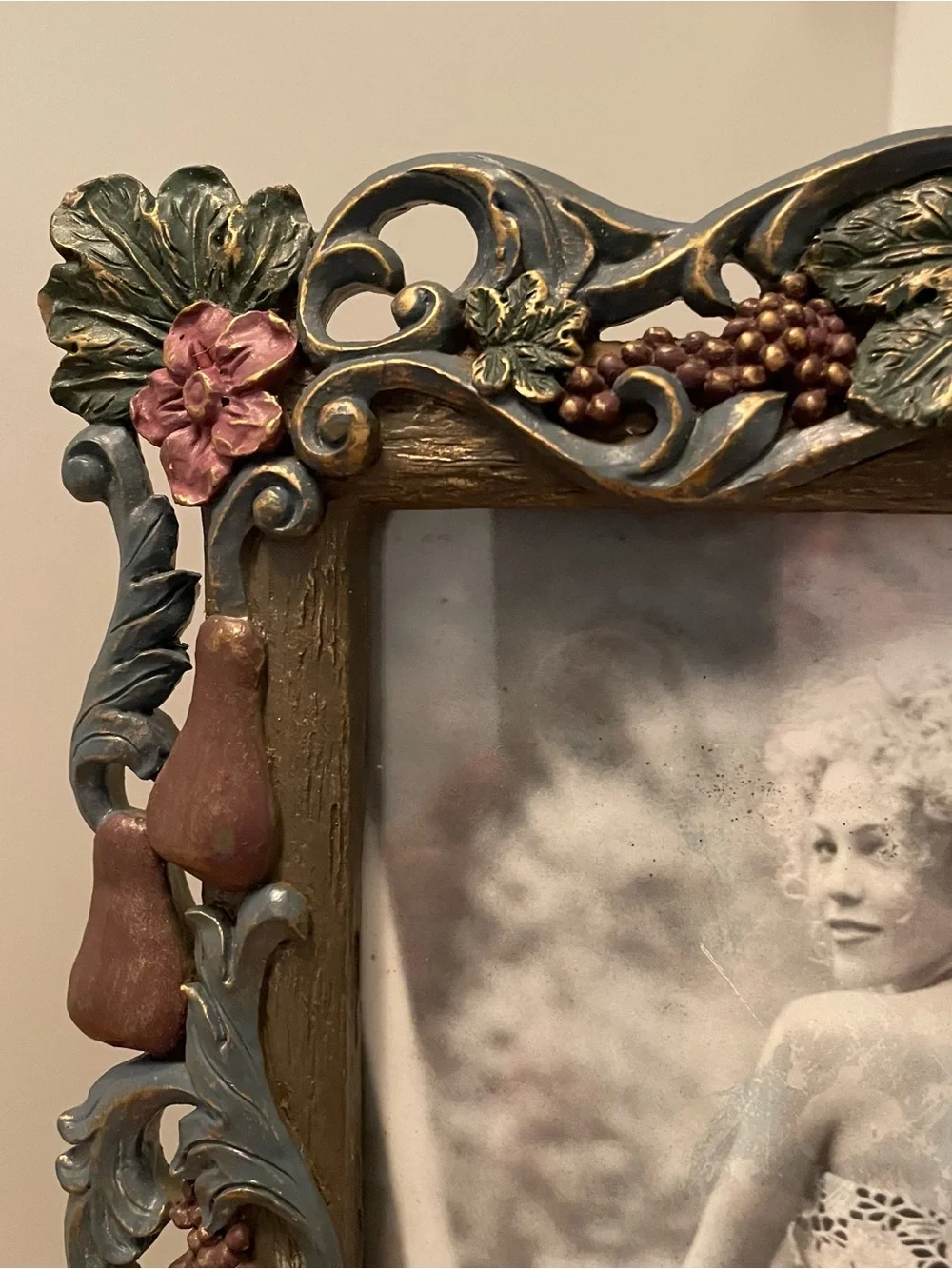 8x10 Photo Frame Fruit And Floral Cast Resin Art Nouveau